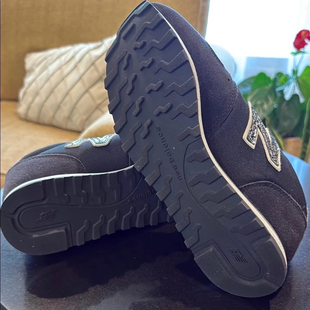 New Balance 311 Classic Women’s Black Suede Sneakers with silver N logo size 6.5
